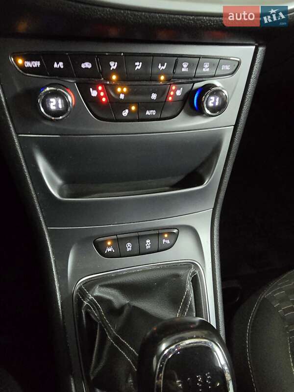 Универсал Opel Astra 2017 в Бердичеве