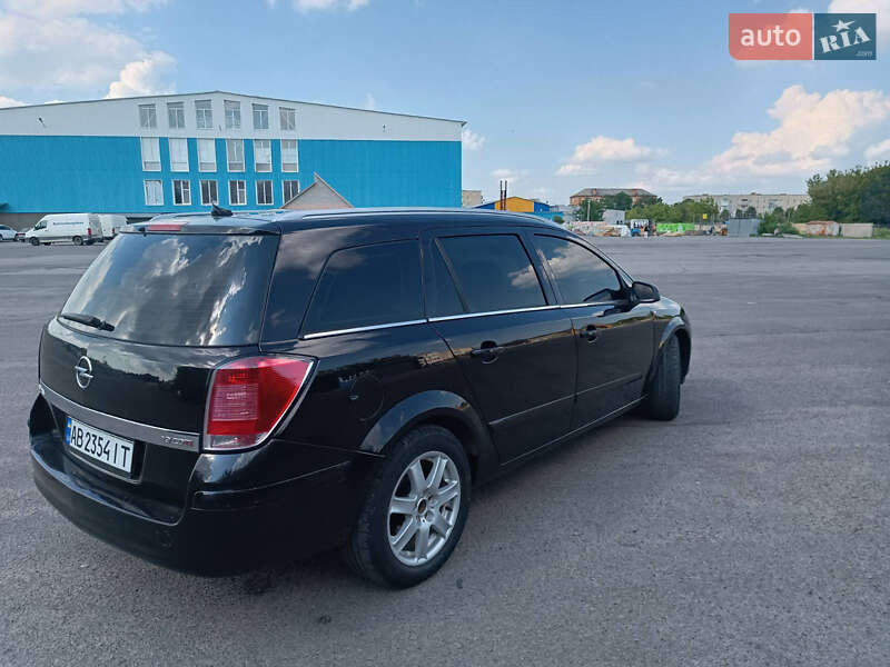 Универсал Opel Astra 2005 в Ямполе