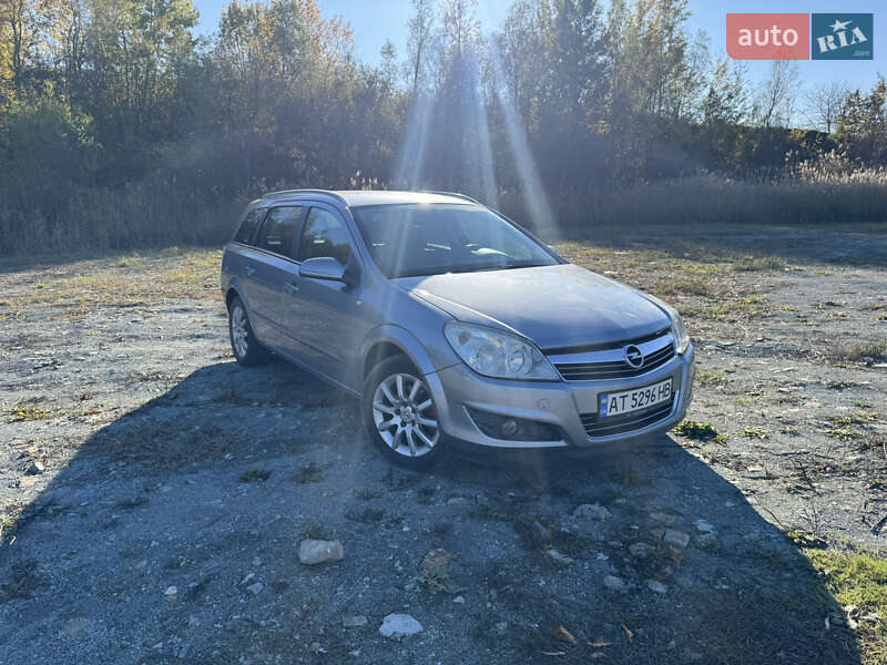 Универсал Opel Astra 2007 в Ивано-Франковске