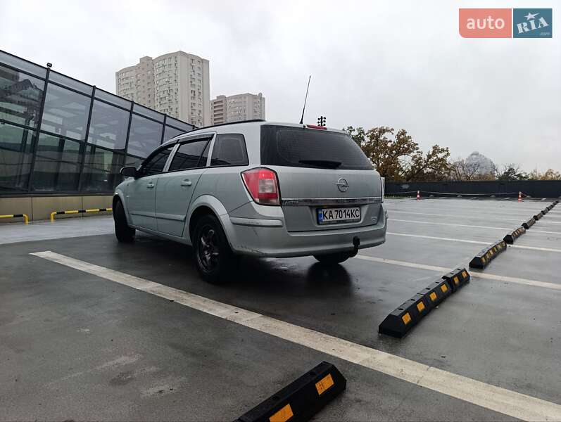 Универсал Opel Astra 2009 в Киеве