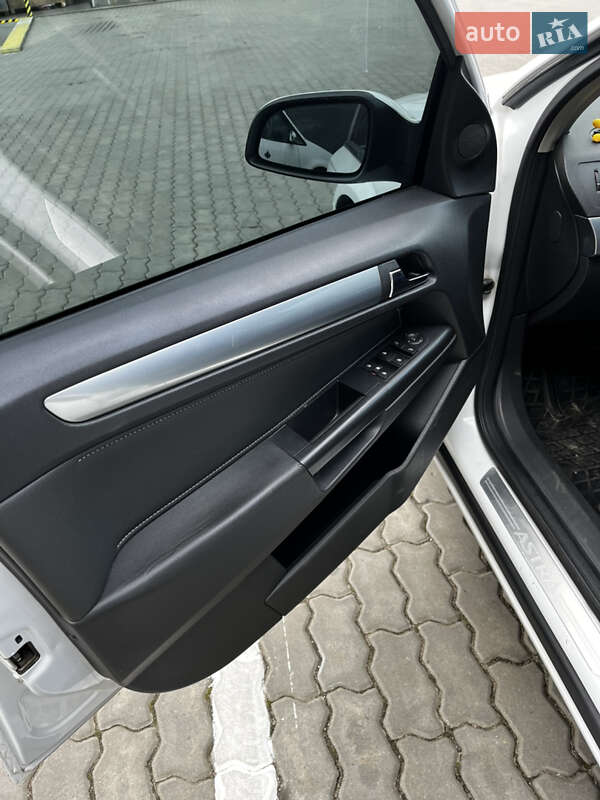 Универсал Opel Astra 2008 в Трускавце