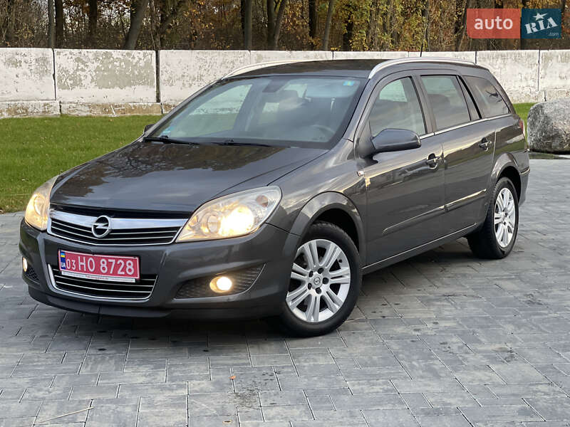 Универсал Opel Astra 2009 в Луцке