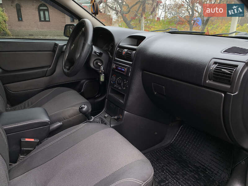 Седан Opel Astra 2008 в Краснограде фото 12 Седан Opel Astra 2008 в Краснограде