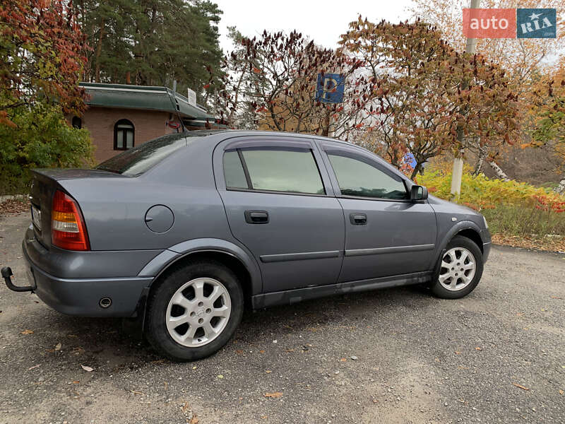Седан Opel Astra 2008 в Краснограде фото 3 Седан Opel Astra 2008 в Краснограде