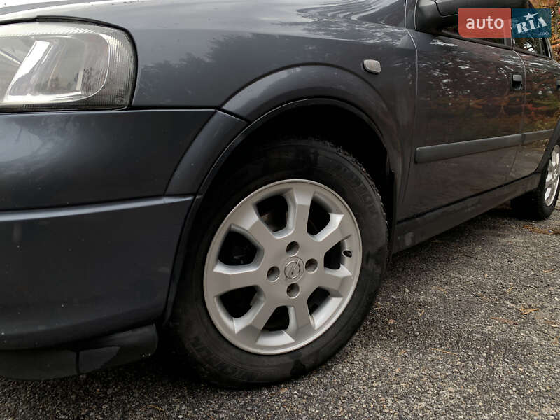 Седан Opel Astra 2008 в Краснограде фото 6 Седан Opel Astra 2008 в Краснограде