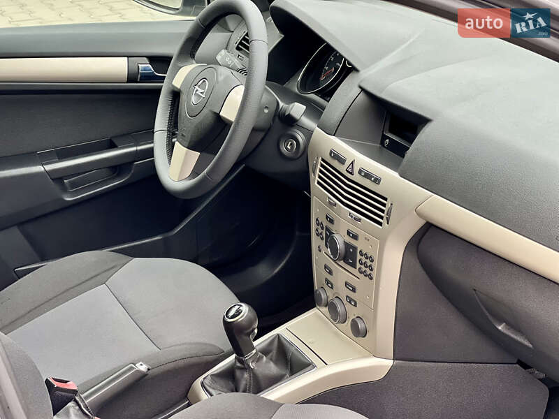 Универсал Opel Astra 2008 в Виннице