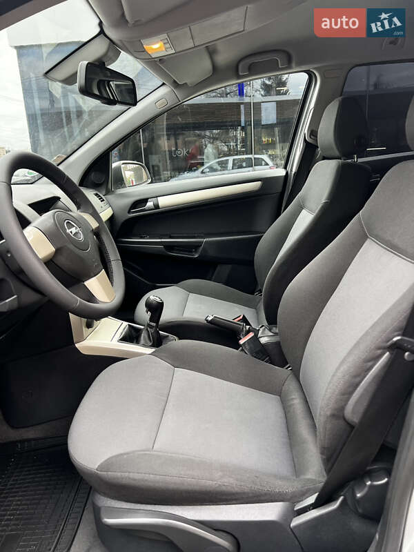 Универсал Opel Astra 2008 в Виннице