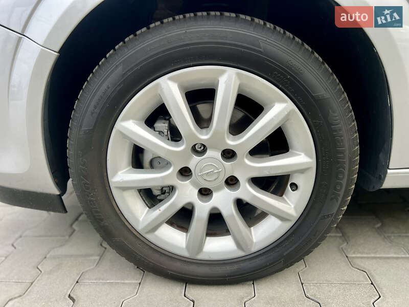 Универсал Opel Astra 2008 в Виннице