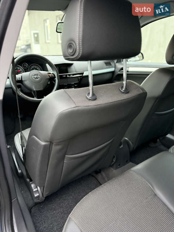 Универсал Opel Astra 2009 в Луцке фото 118 Универсал Opel Astra 2009 в Луцке