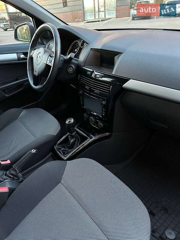 Універсал Opel Astra 2011 в Луцьку фото 45 Універсал Opel Astra 2011 в Луцьку