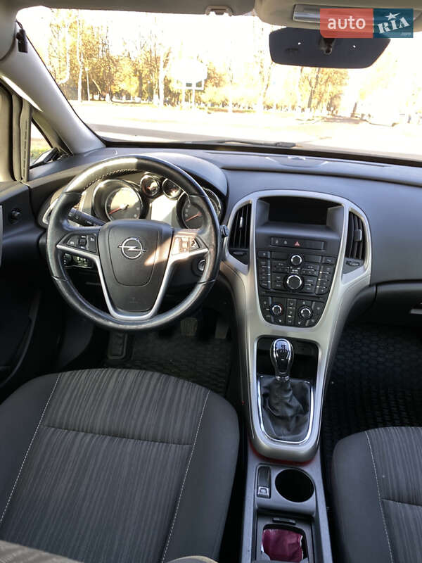 Универсал Opel Astra 2011 в Луцке фото 9 Универсал Opel Astra 2011 в Луцке