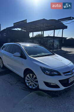 Универсал Opel Astra 2015 в Подгайцах