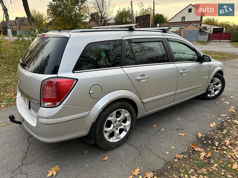 Універсал Opel Astra 2005 в Ватутіному