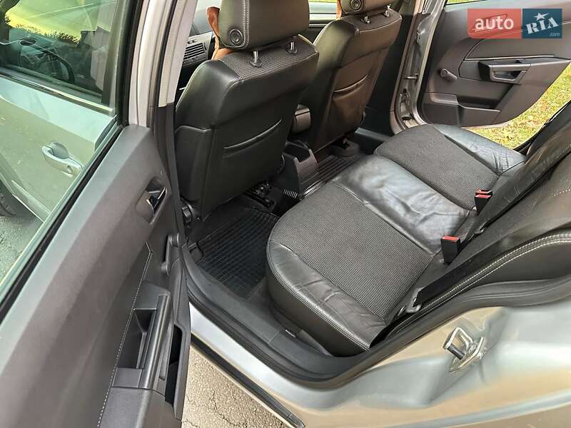 Універсал Opel Astra 2005 в Ватутіному