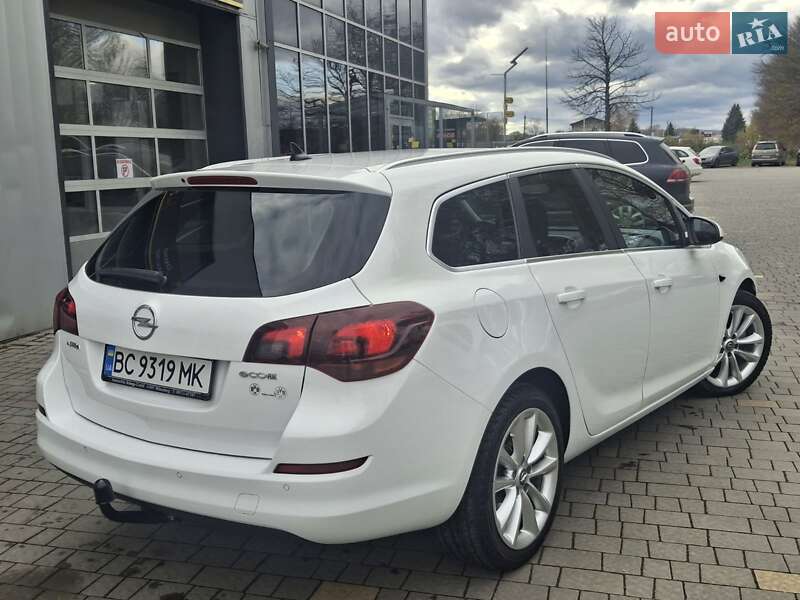 Универсал Opel Astra 2012 в Дрогобыче