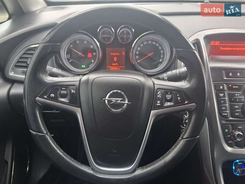Универсал Opel Astra 2012 в Дрогобыче