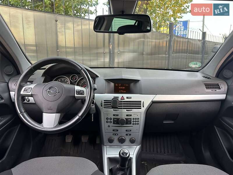 Універсал Opel Astra 2009 в Києві