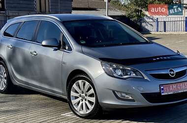 Универсал Opel Astra 2011 в Тернополе