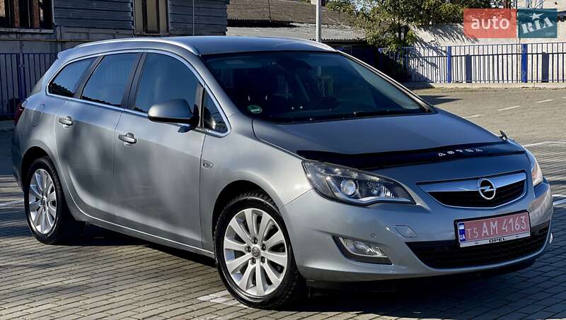 Универсал Opel Astra 2011 в Тернополе