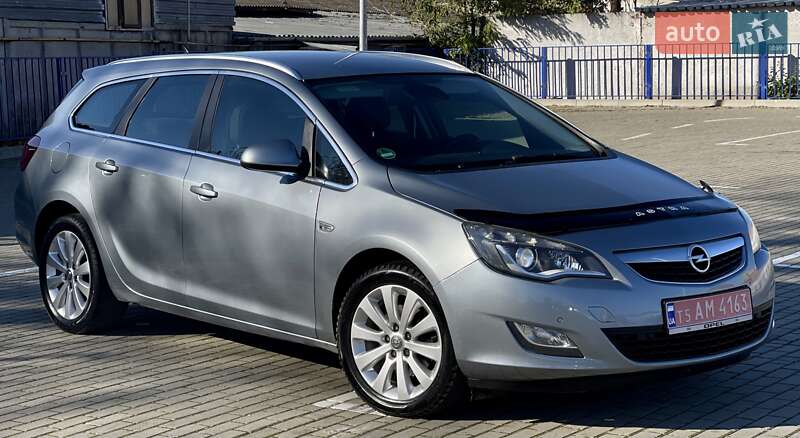 Универсал Opel Astra 2011 в Тернополе