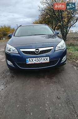 Універсал Opel Astra 2012 в Павлограді