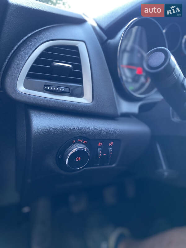 Універсал Opel Astra 2012 в Жовкві