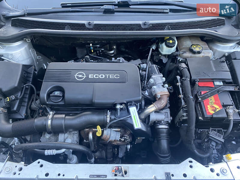 Універсал Opel Astra 2012 в Жовкві