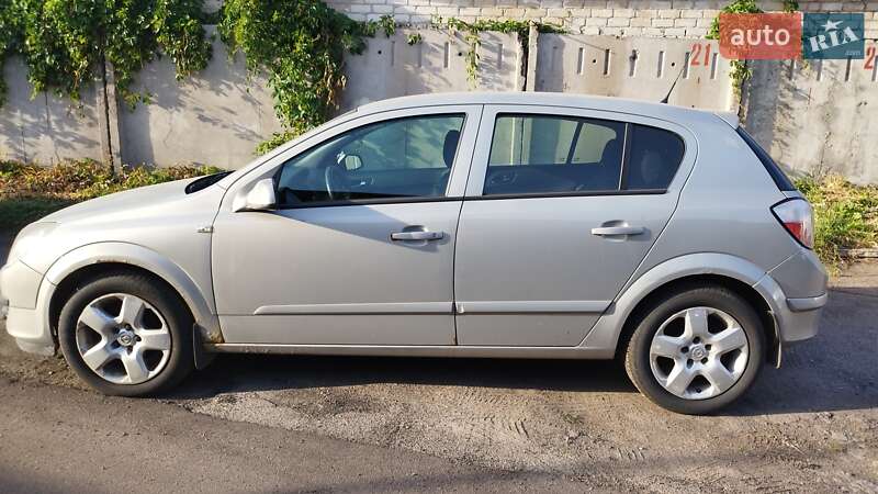 Хэтчбек Opel Astra 2006 в Киеве
