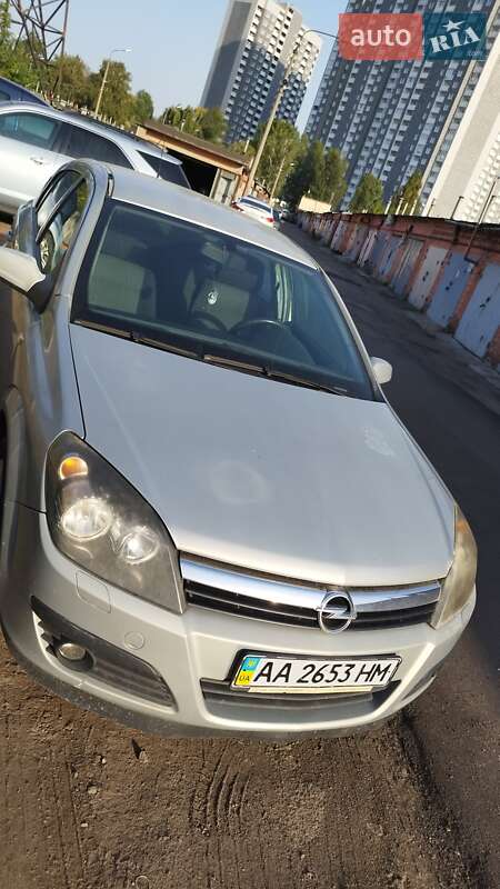 Хэтчбек Opel Astra 2006 в Киеве