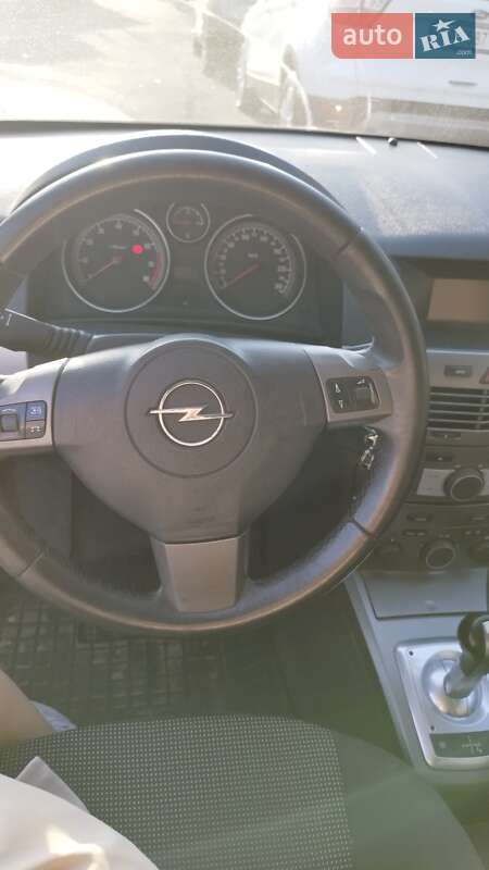 Хэтчбек Opel Astra 2006 в Киеве