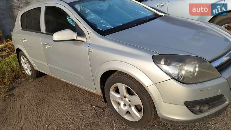 Хэтчбек Opel Astra 2006 в Киеве