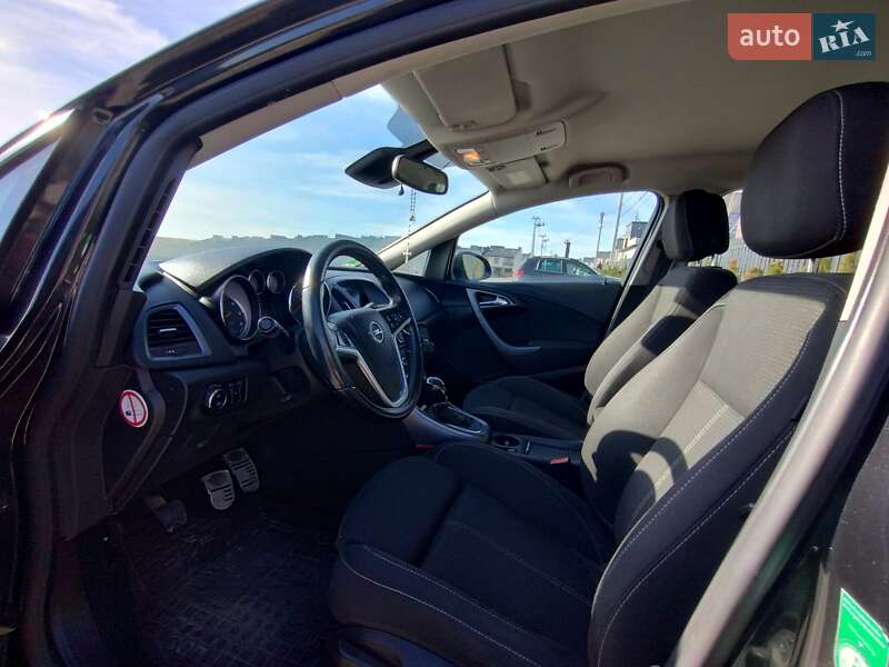 Универсал Opel Astra 2013 в Тернополе