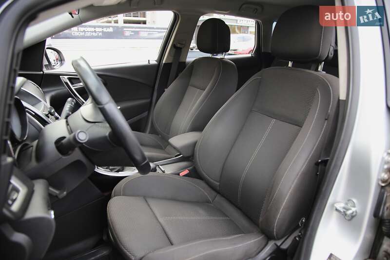 Універсал Opel Astra 2011 в Харкові