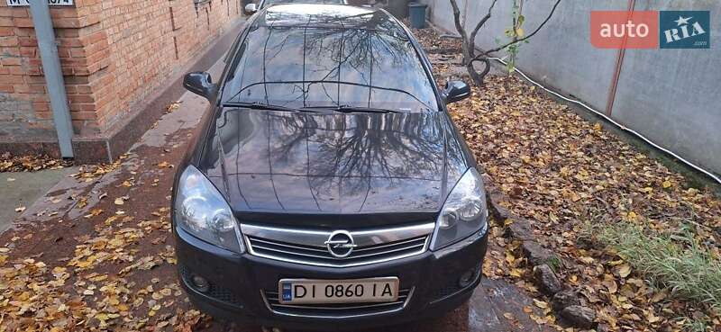 Хэтчбек Opel Astra 2010 в Кропивницком