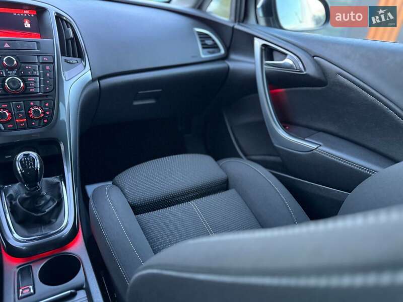 Универсал Opel Astra 2015 в Дрогобыче фото 52 Универсал Opel Astra 2015 в Дрогобыче