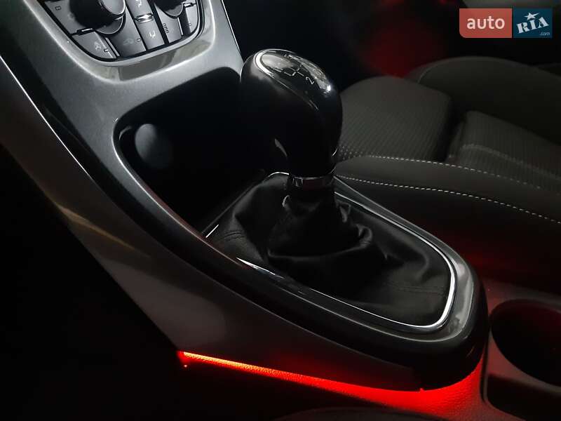 Универсал Opel Astra 2015 в Дрогобыче фото 117 Универсал Opel Astra 2015 в Дрогобыче