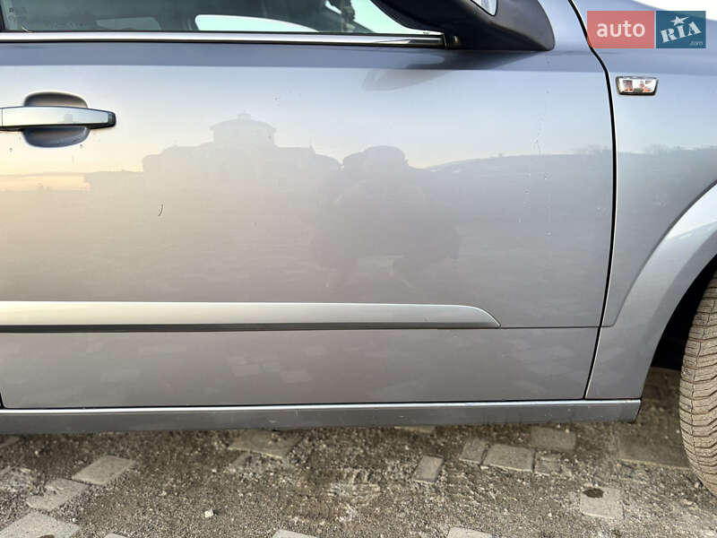 Универсал Opel Astra 2005 в Золочеве фото 16 Универсал Opel Astra 2005 в Золочеве