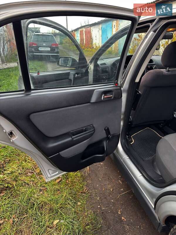 Седан Opel Astra 2008 в Житомире фото 12 Седан Opel Astra 2008 в Житомире