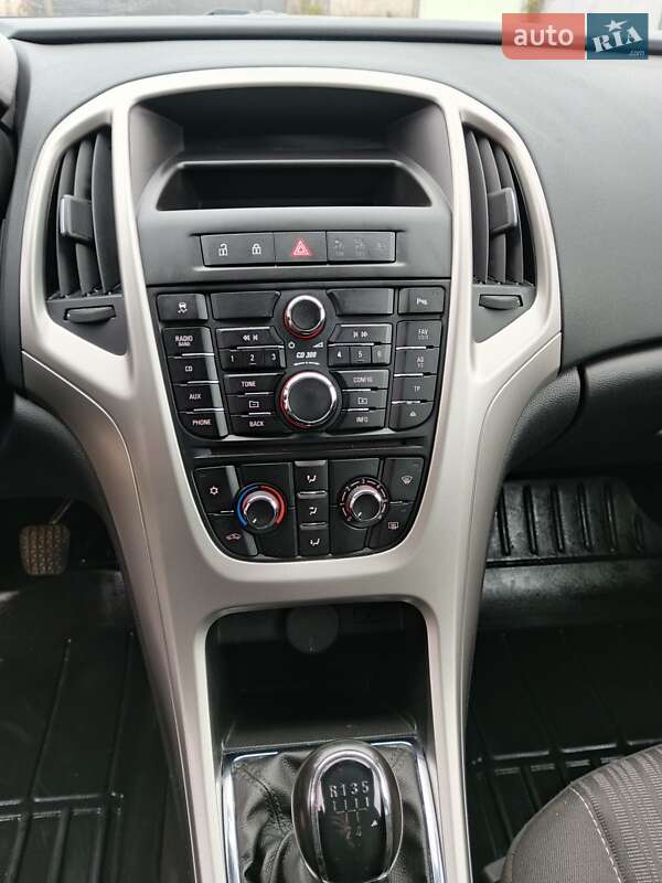 Хэтчбек Opel Astra 2011 в Прилуках