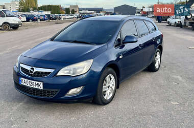 Универсал Opel Astra 2012 в Белой Церкви