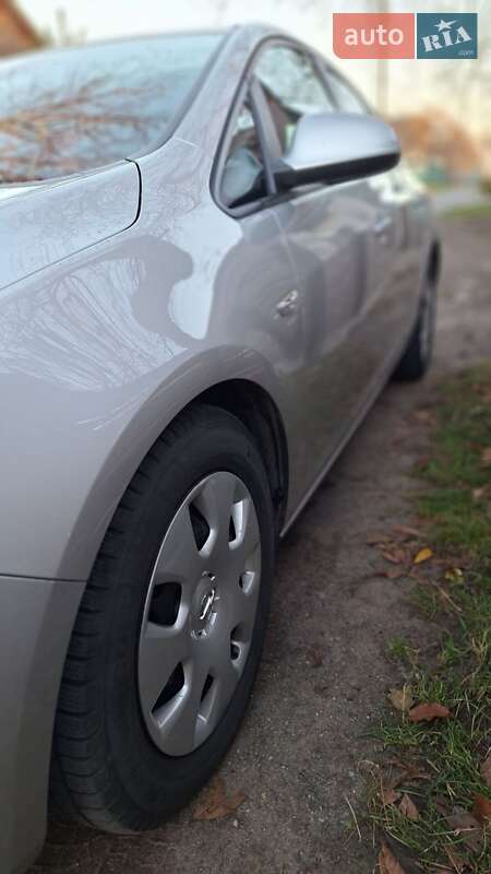 Хэтчбек Opel Astra 2011 в Ярмолинцах