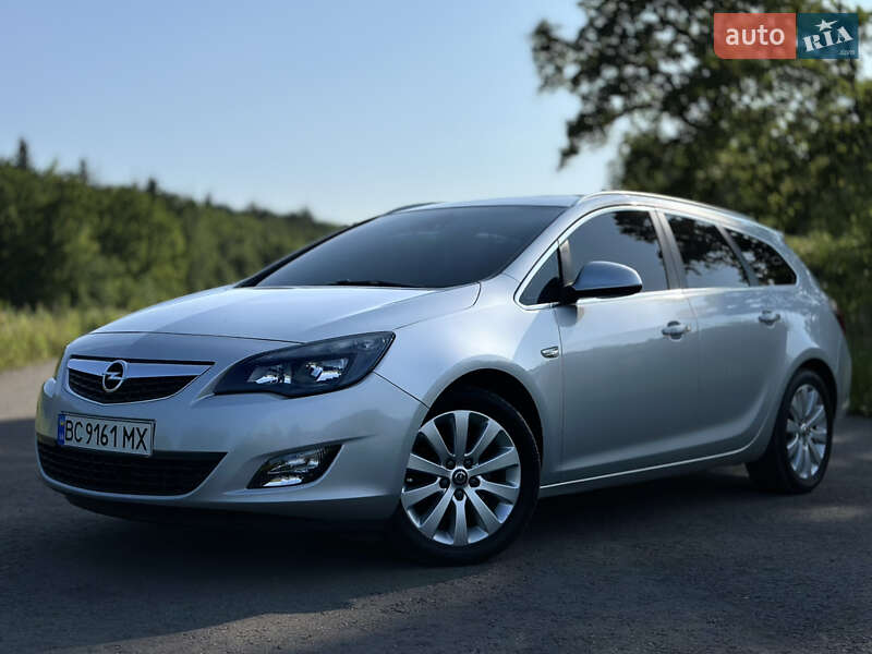 Универсал Opel Astra 2012 в Дрогобыче