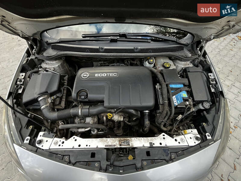 Универсал Opel Astra 2012 в Дрогобыче