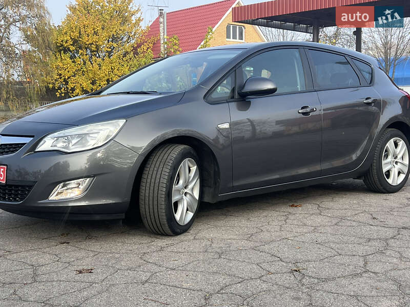 Хэтчбек Opel Astra 2011 в Хороле фото 5 Хэтчбек Opel Astra 2011 в Хороле