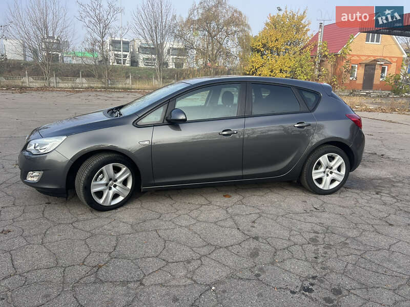 Хэтчбек Opel Astra 2011 в Хороле фото 14 Хэтчбек Opel Astra 2011 в Хороле