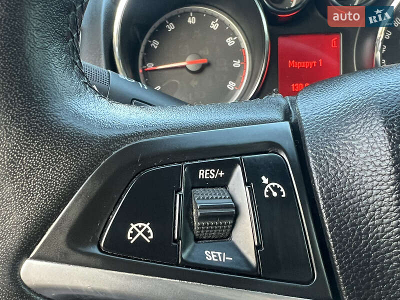 Хэтчбек Opel Astra 2011 в Хороле фото 74 Хэтчбек Opel Astra 2011 в Хороле