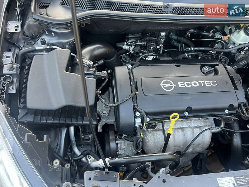 Хэтчбек Opel Astra 2011 в Хороле фото 111 Хэтчбек Opel Astra 2011 в Хороле