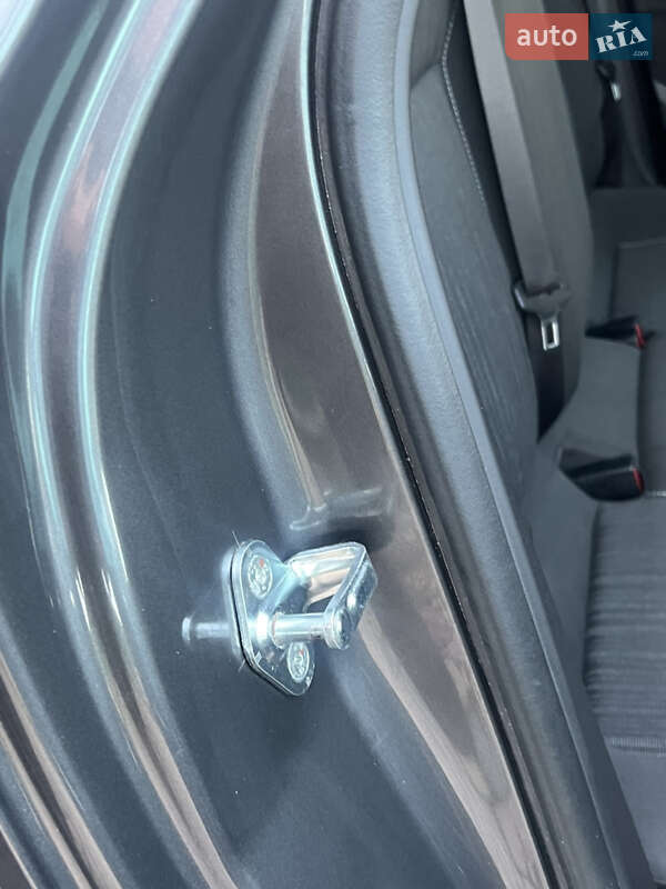 Хэтчбек Opel Astra 2011 в Хороле фото 124 Хэтчбек Opel Astra 2011 в Хороле