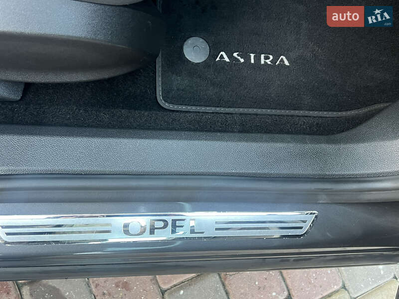 Хэтчбек Opel Astra 2011 в Хороле фото 125 Хэтчбек Opel Astra 2011 в Хороле