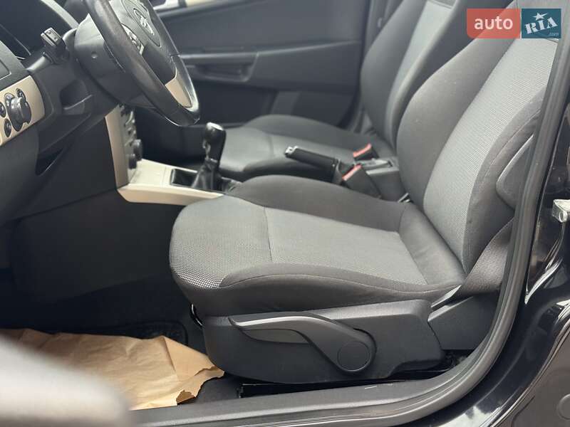 Универсал Opel Astra 2008 в Луцке